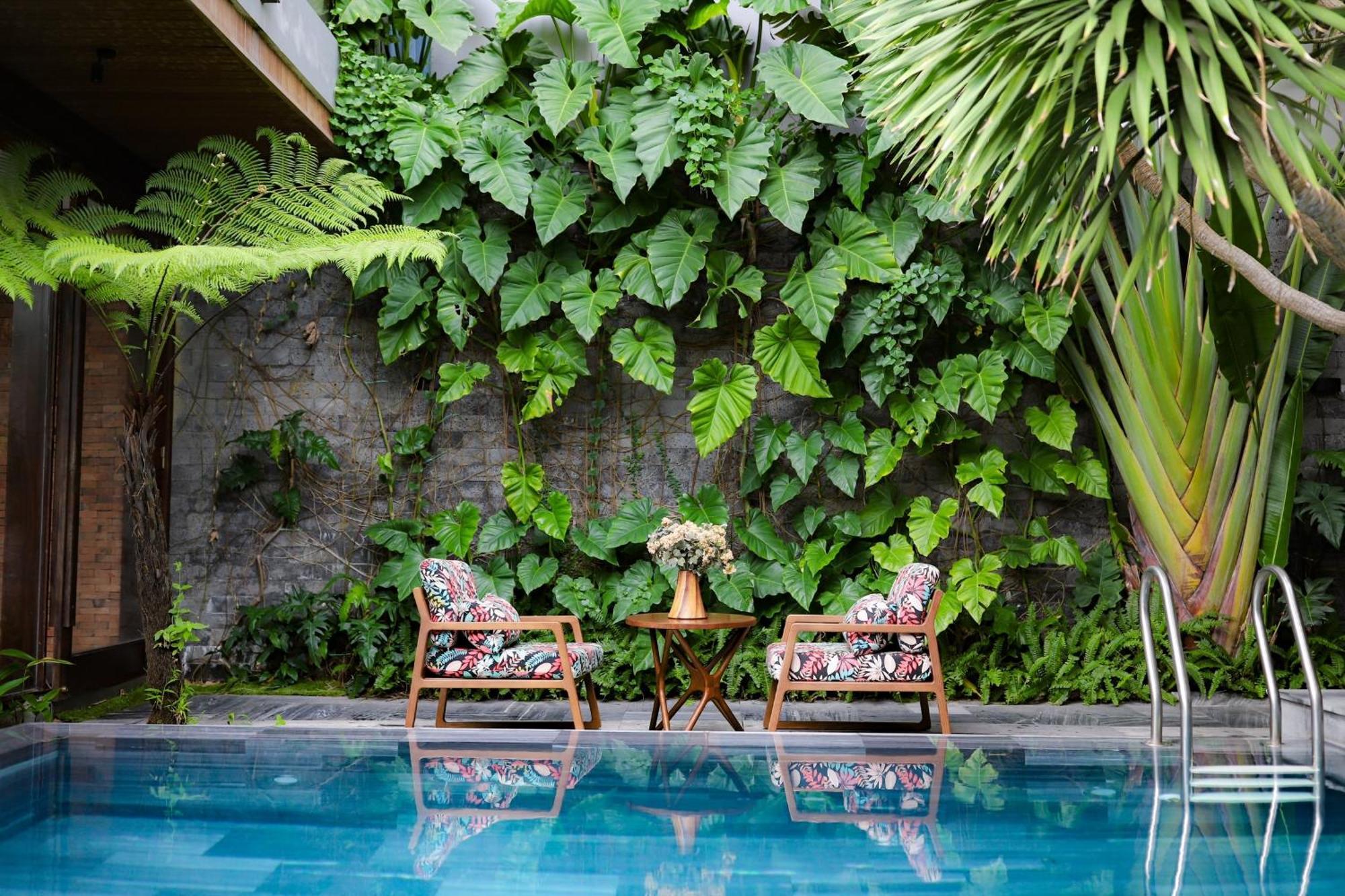 Khách sạn hẻo lánh K House